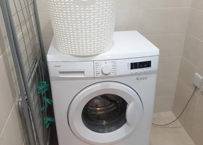 Flat 2 Blue Waves * St. Paul's Bay