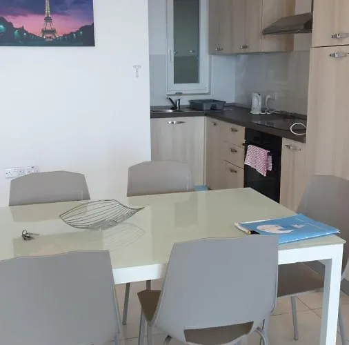 Flat 2 Blue Waves Apartamento St. Paul's Bay